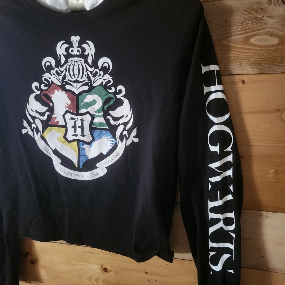 Warner Bros. Black Hogwarts Crest Long Sleeve Tee